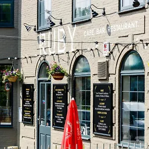 Oyo Ruby Pub & Hove